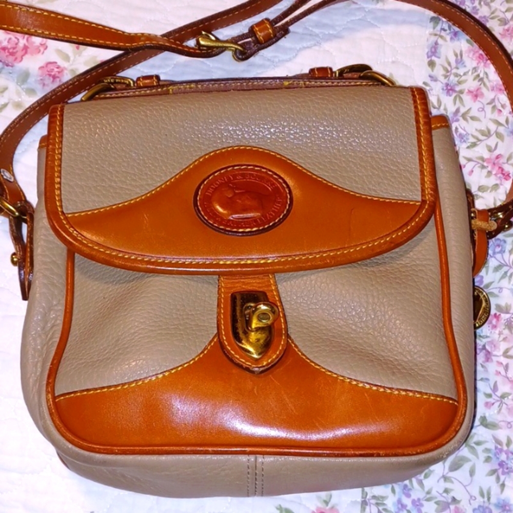 Vintage Dooney and Bourke crossbody